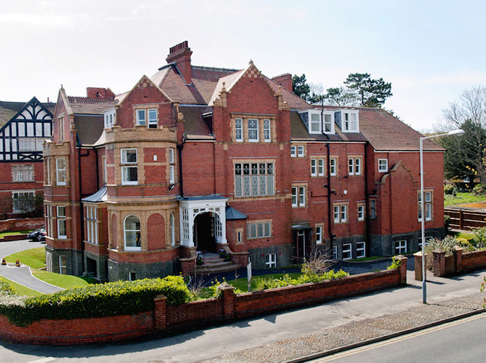 Earlscliffe college